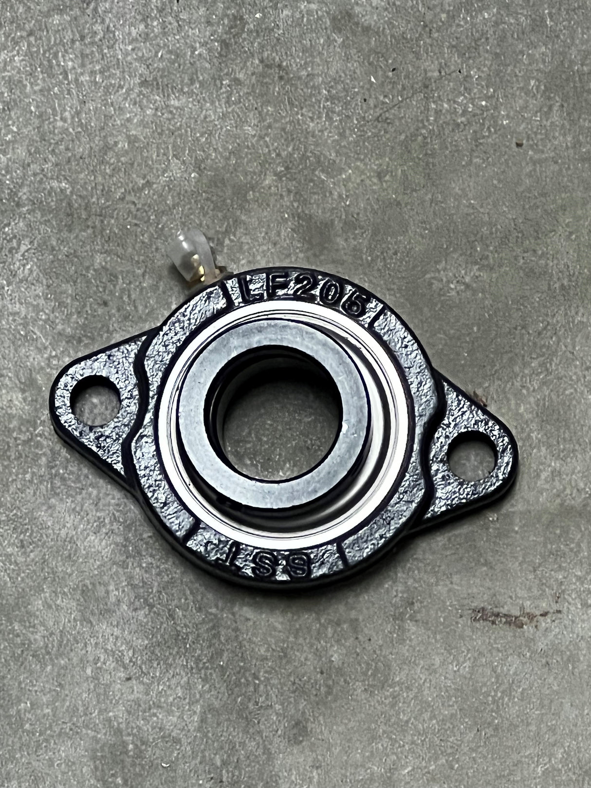 GK1049